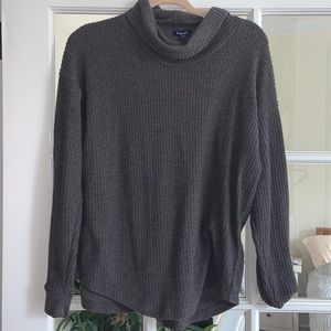 Splendid super soft comfy warm gray waffle knit turtleneck tunic top
